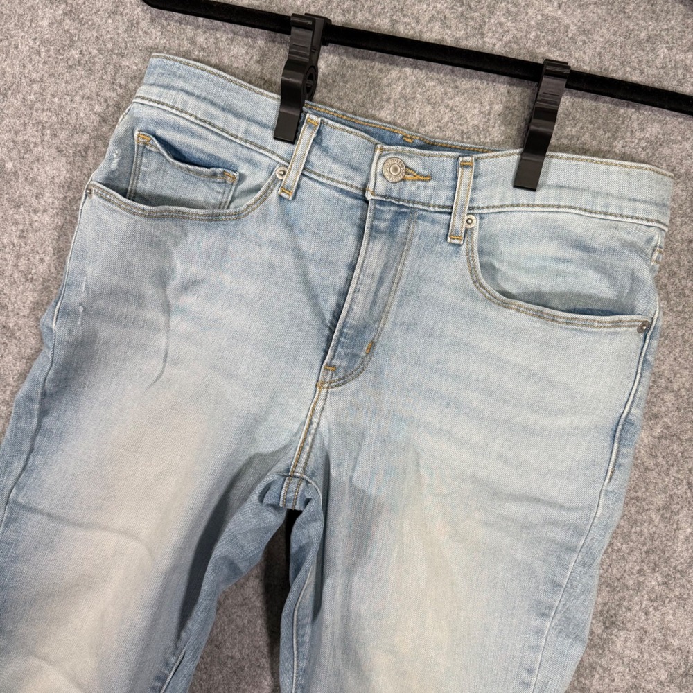 Levis Classic Straight Jeans Womens 10 Light Wash Blue Denim Mid Rise